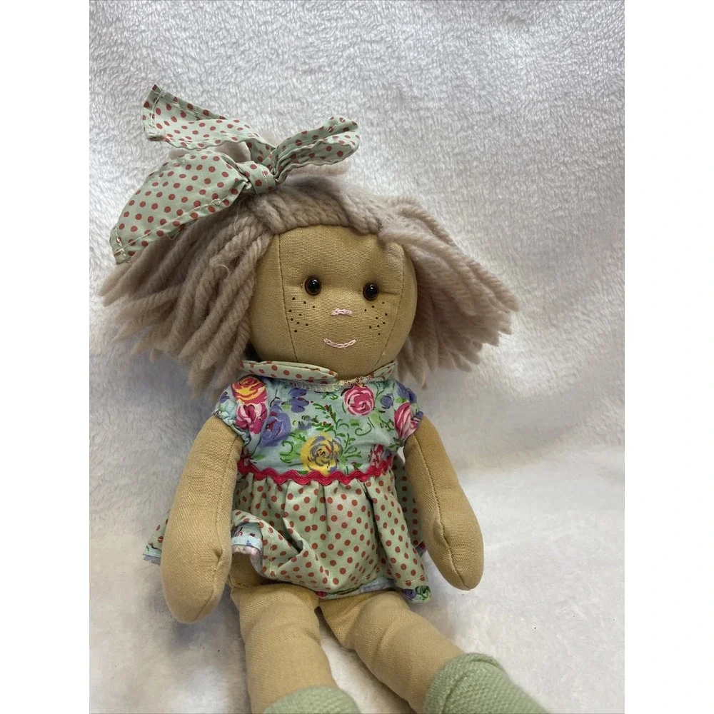 La Nina whimsical charm